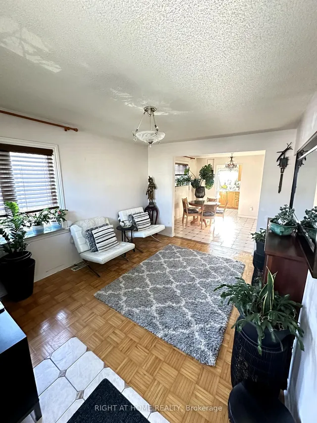 Additional image 8 of 28 Huntington Ave