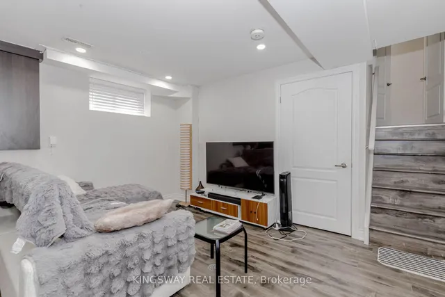 Additional image 28 of 1395 Tyneburn Cres