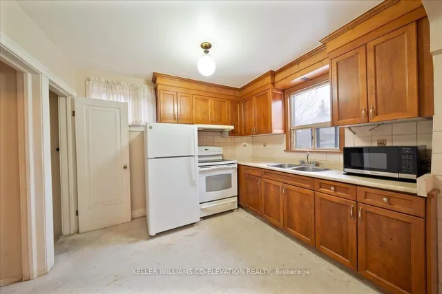 Additional image 8 of 39 Lanark Ave