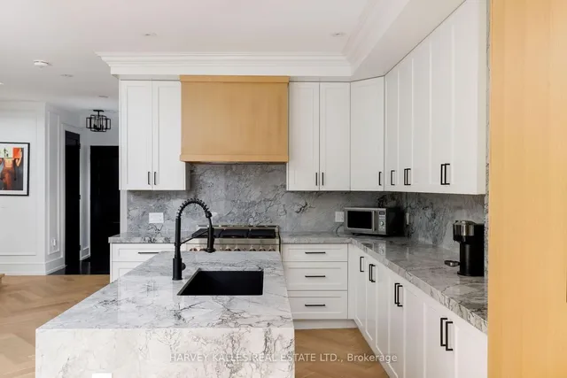 Additional image 24 of 233 MacPherson Ave