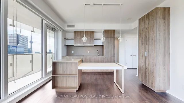 Additional image 11 of 197 Yonge St Unit 5905