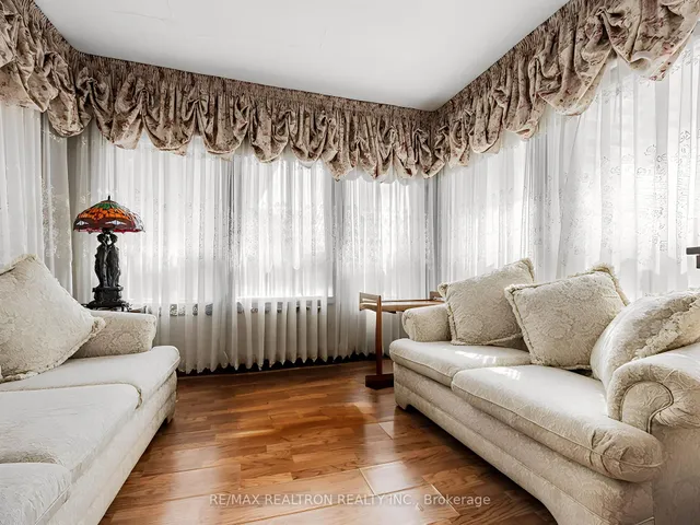 Additional image 20 of 25 Robina Ave