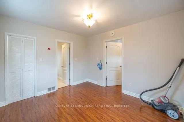 Additional image 9 of 2982 Bayview Ave