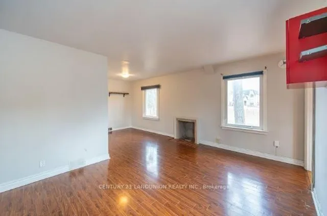 Additional image 7 of 2982 Bayview Ave