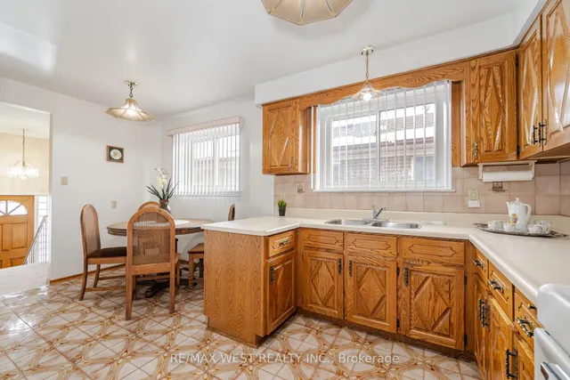 Additional image 17 of 79 Husband Dr