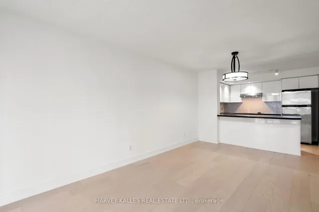 Additional image 16 of 140 Simcoe St Unit 1412