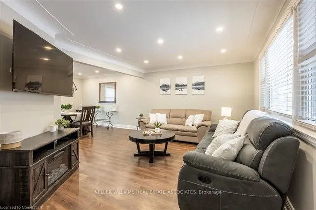 Additional image 4 of 225 East 38th St