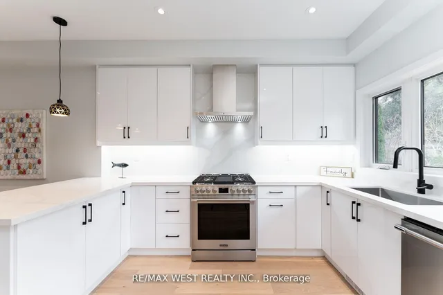 Additional image 11 of 411 Main St