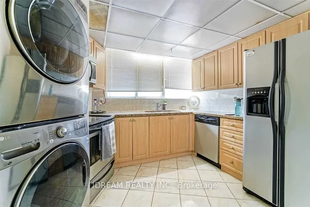 Additional image 15 of 3700 Kaneff Cres Unit 202