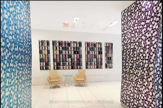 Additional image 14 of 832 Bay St Unit 1309