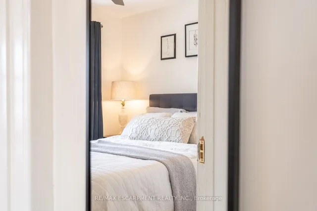 Additional image 19 of 45 Barons Ave