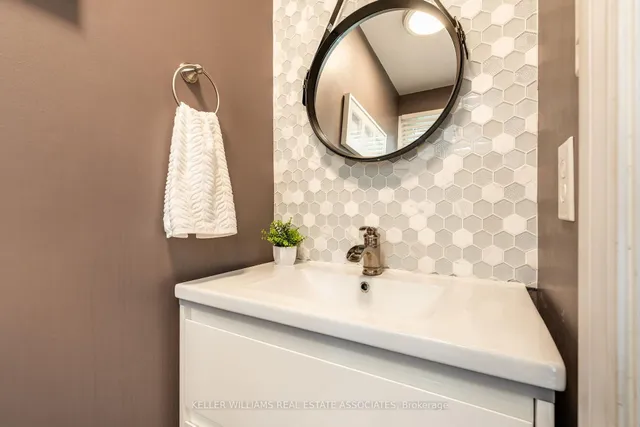 Additional image 19 of 19 Vista Crt