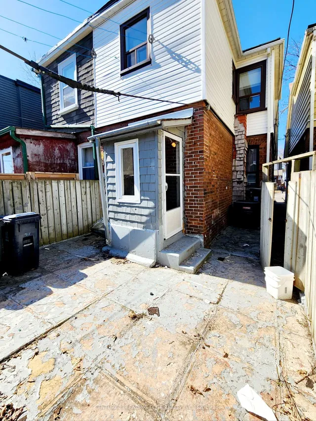 Additional image 12 of 635 Coxwell Ave