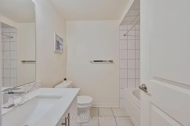 Additional image 32 of 469 Dundas St