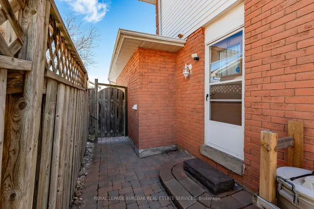 Additional image 32 of 3264 Mead Cres