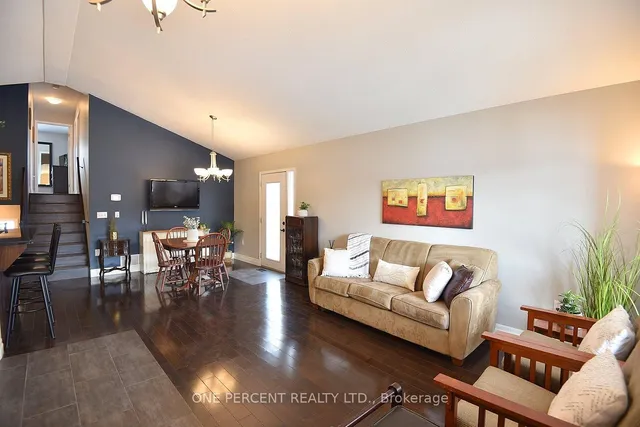 Additional image 3 of 552 Southridge Dr