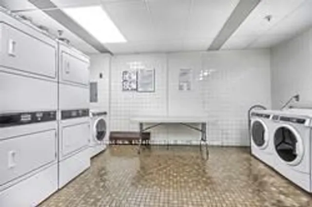 Additional image 5 of 3621 Lakeshore Blvd Unit 504