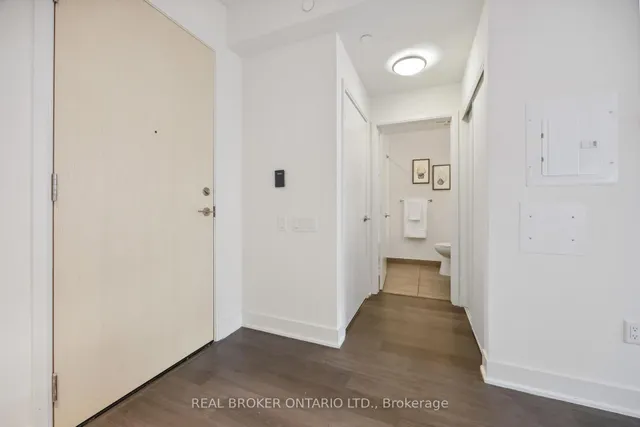 Additional image 4 of 30 Roehampton Ave Unit 406