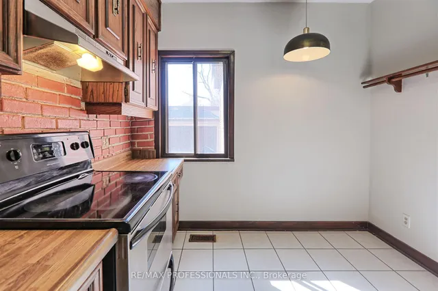 Additional image 20 of 260 Windermere Ave