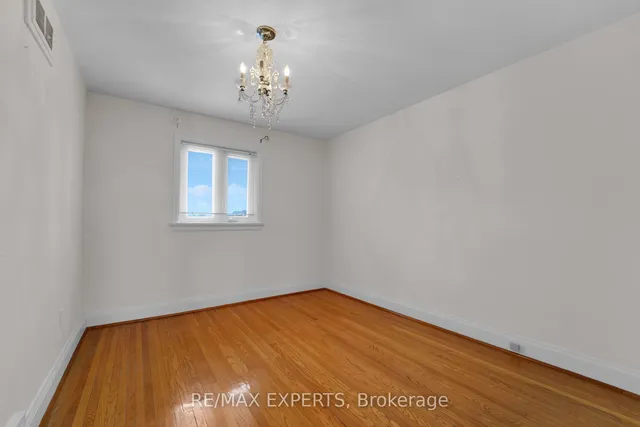 Additional image 29 of 124 Spears St