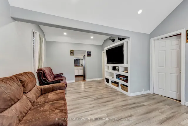 Additional image 4 of 159 Grosvenor Ave