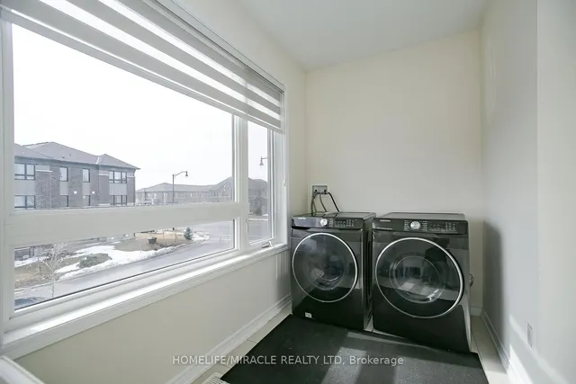 Additional image 36 of 5 Emily St