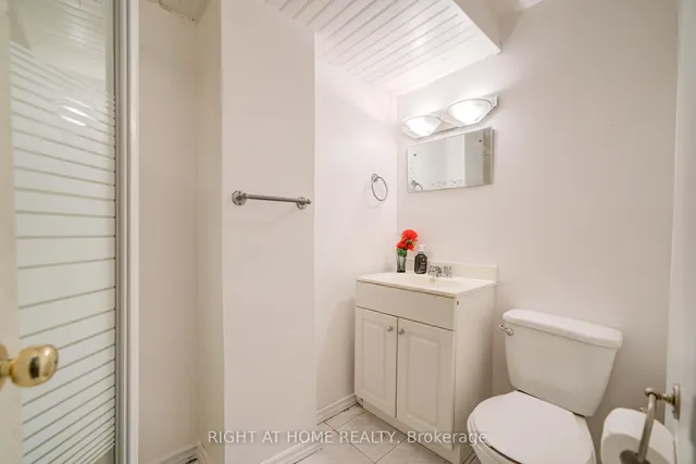 Additional image 38 of 134 Dumfries Ave