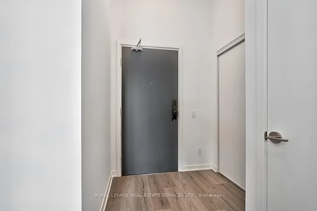 Additional image 5 of 405 Dundas St Unit 101