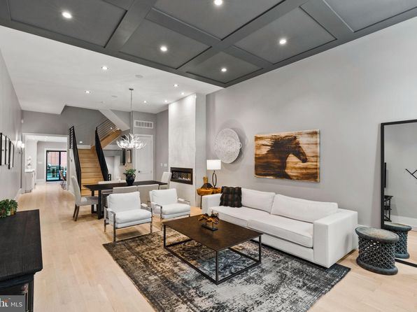 905 Pine St, Philadelphia, PA 19107