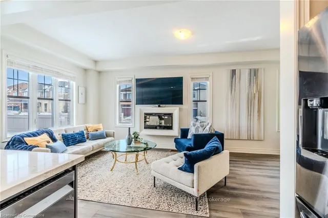 Additional image 23 of 2 HOLCOMB Terr