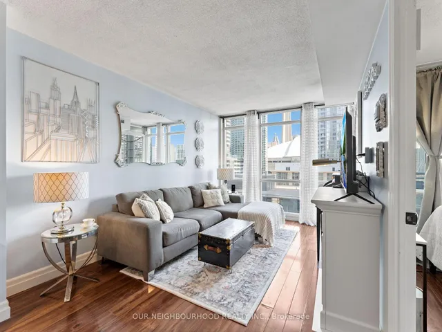 Additional image 43 of 15 Fort York Blvd Unit 1208