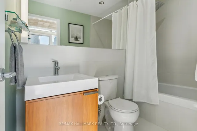 Additional image 25 of 318 King St Unit 1014