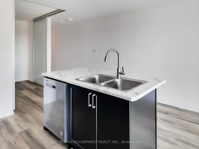 Additional image 17 of 470 Dundas St Unit 811