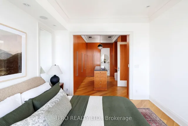 Additional image 39 of 935 Royal York Rd Unit PH 604