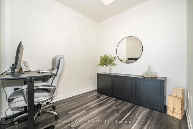 Additional image 21 of 859 The Queensway N/A Unit 813