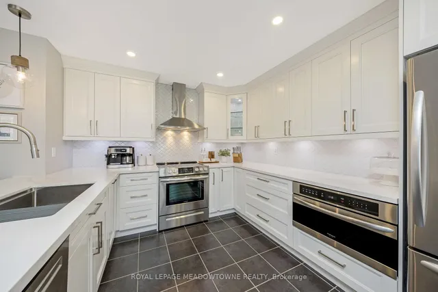 Additional image 17 of 792 Rayner Crt