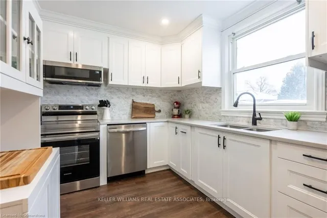 Additional image 10 of 225 East 38th St