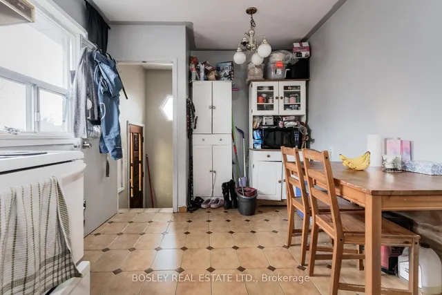 Additional image 19 of 25 Chilcot Ave