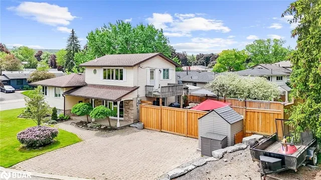 Additional image 3 of 2 Green Meadow Way