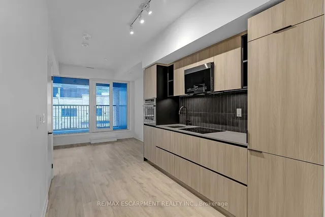 Additional image 4 of 2 Augusta Ave Unit 204