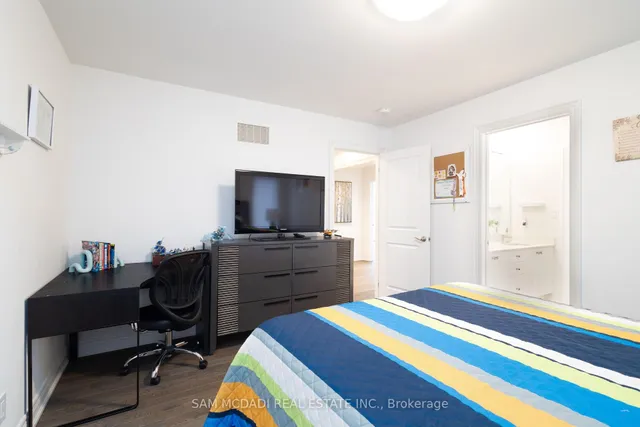 Additional image 29 of 317 La Rose Ave