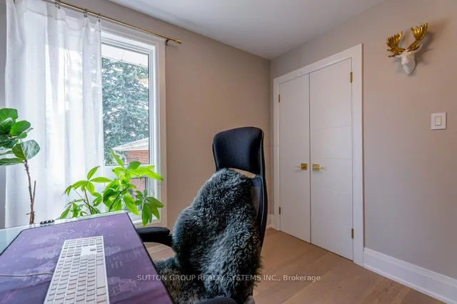 Additional image 27 of 1264 Landfair Cres