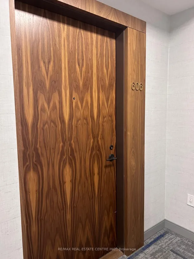 509 Dundas Street West Unit 606