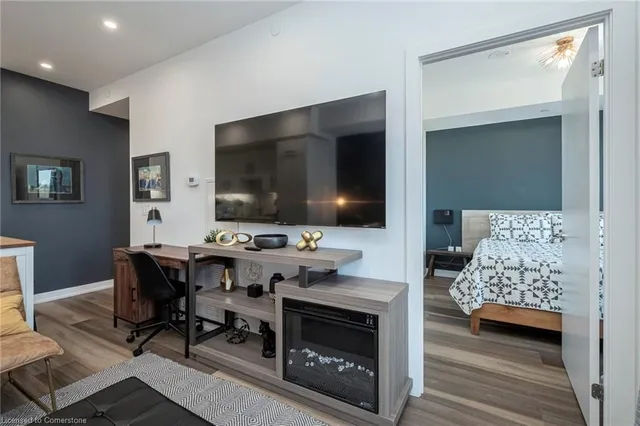 Additional image 14 of 5 Wellington St Unit 411