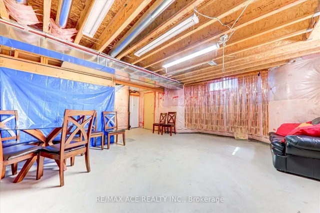 Additional image 39 of 27 Tillinghast Lane