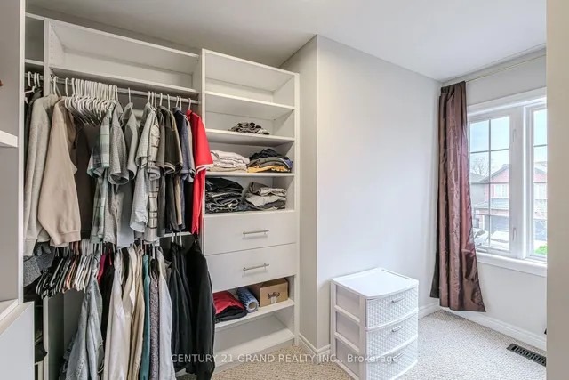 Additional image 37 of 229 Springvalley Cres