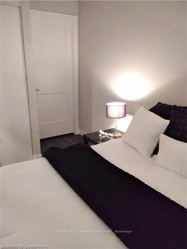 Additional image 24 of 15 Queen St Unit 2304