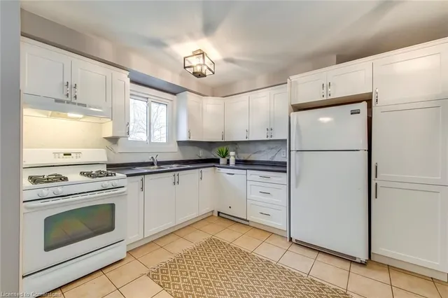 Additional image 19 of 8110 Chippewa Rd