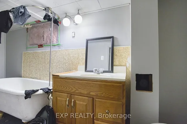 Additional image 15 of 134 Rosslyn Ave