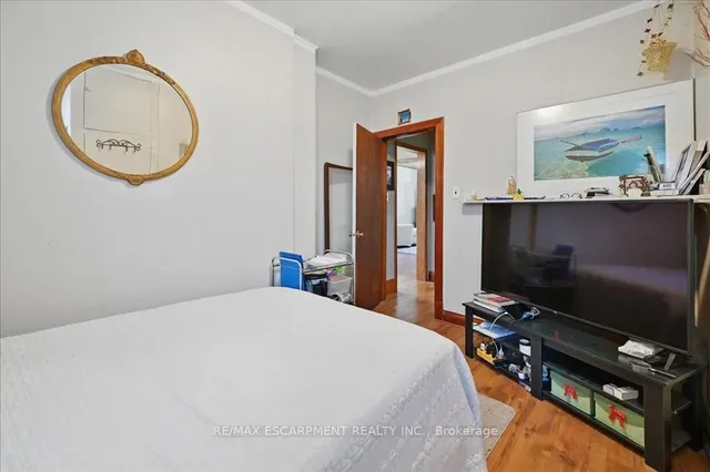 Additional image 11 of 500 Queensdale Ave